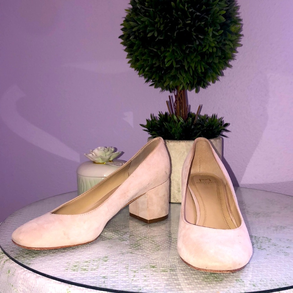 Marc Fisher “Westin” light pink block heels 6